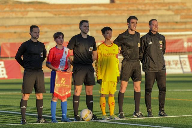  青训小将临危受命，处子球改写比分牌