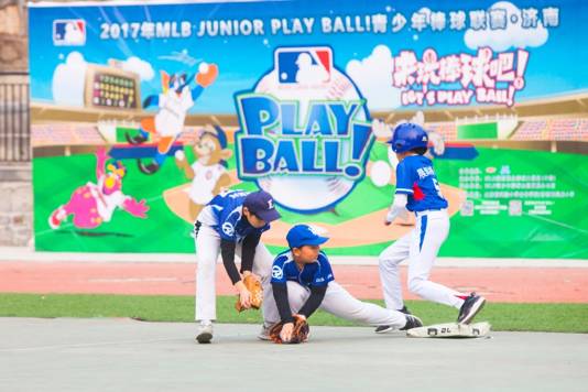  国际邀请赛硝烟四起，中外顶尖选手激烈交锋  