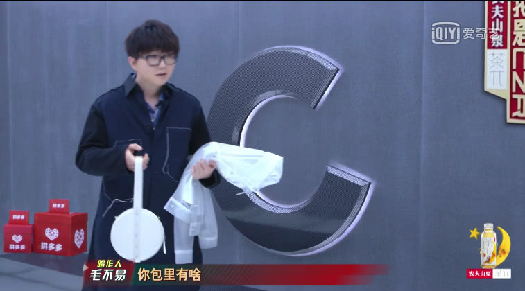  电竞纪录片热播中，幕后故事感动众人